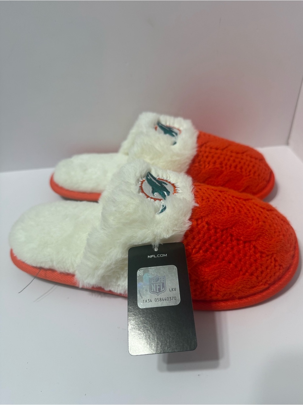 MIAMI DOLPHINS Women’s Plush Slippers - Size Small (5-6)